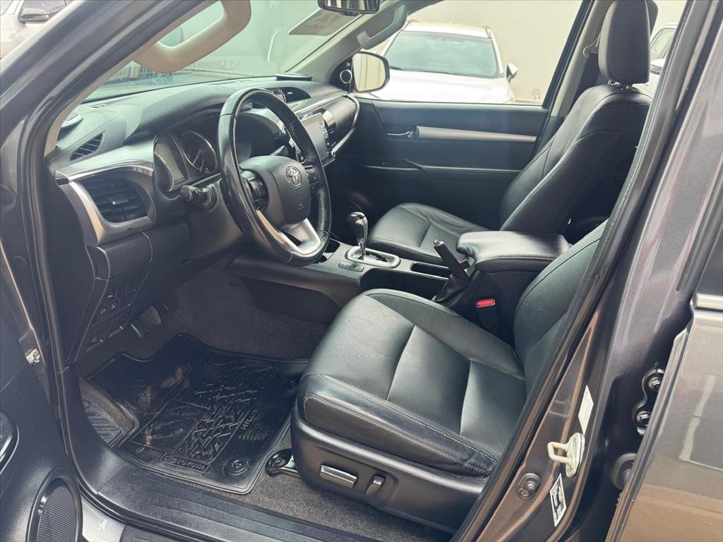 HILUX 2.8 D-4D TURBO DIESEL CD SRX 4X4 AUTOMÁTICO9