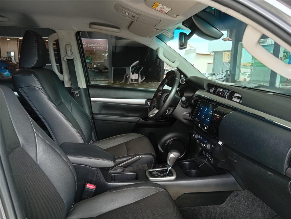HILUX 2.8 D-4D TURBO DIESEL CD SRX 4X4 AUTOMÁTICO9