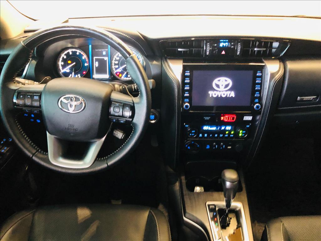 HILUX SW4 2.8 D-4D TURBO DIESEL SRX 4X4 AUTOMÁTICO12