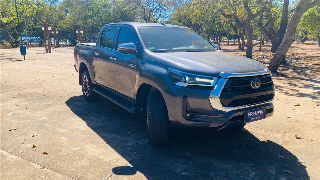HILUX 2.8 D-4D TURBO DIESEL CD SRX 4X4 AUTOMÁTICO2