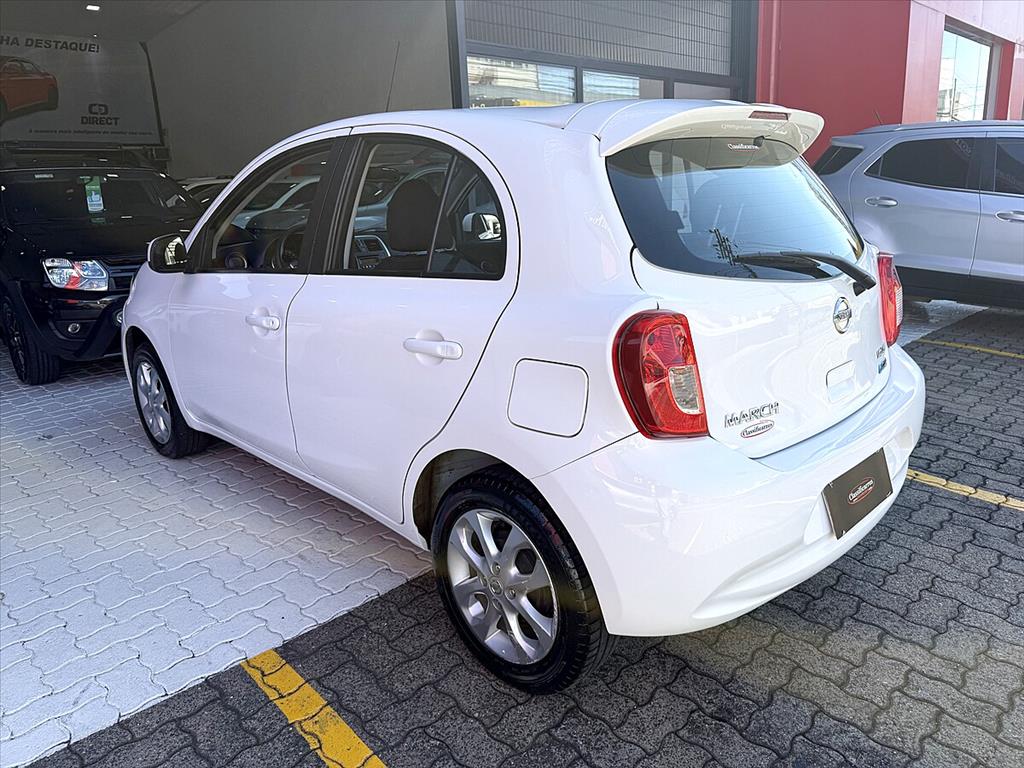 Nissan March - 1.6 SV 16V FLEXSTART 4P XTRONIC