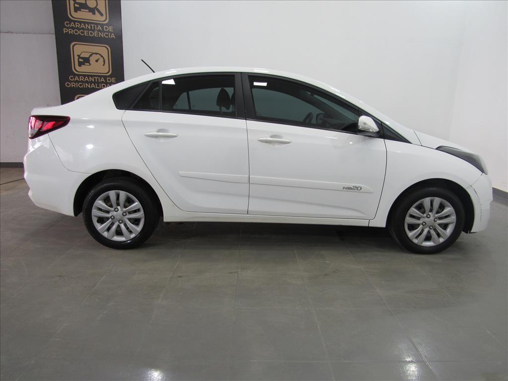 Hyundai-HB20S-1.0 COMFORT PLUS 12V FLEX 4P MANUAL