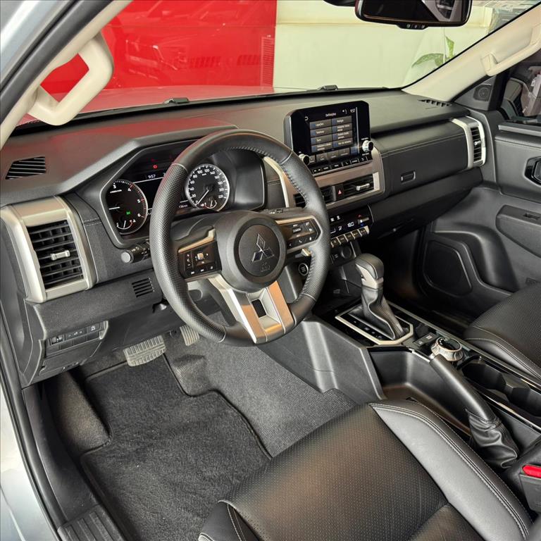 Mitsubishi-TRITON-2.4 BITURBO DIESEL CD HPE-S 4X4 AUTOMÁTICO