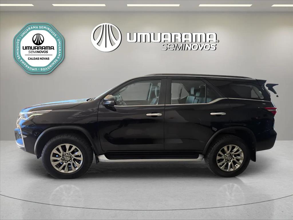 HILUX SW4 2.8 D-4D TURBO DIESEL SRX 7L 4X4 AUTOMÁTICO4