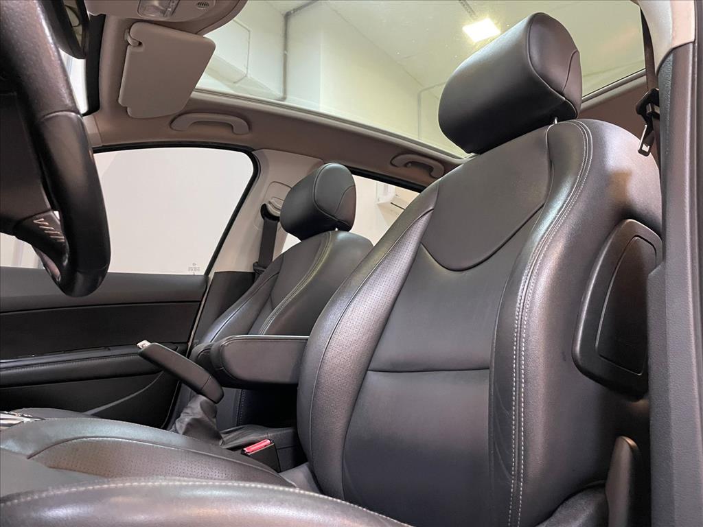 Peugeot-308-1.6 GRIFFE THP 16V FLEX 4P AUTOMÁTICO