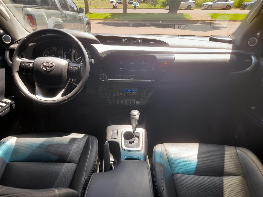 HILUX 2.8 D-4D TURBO DIESEL CD SRX 4X4 AUTOMÁTICO11