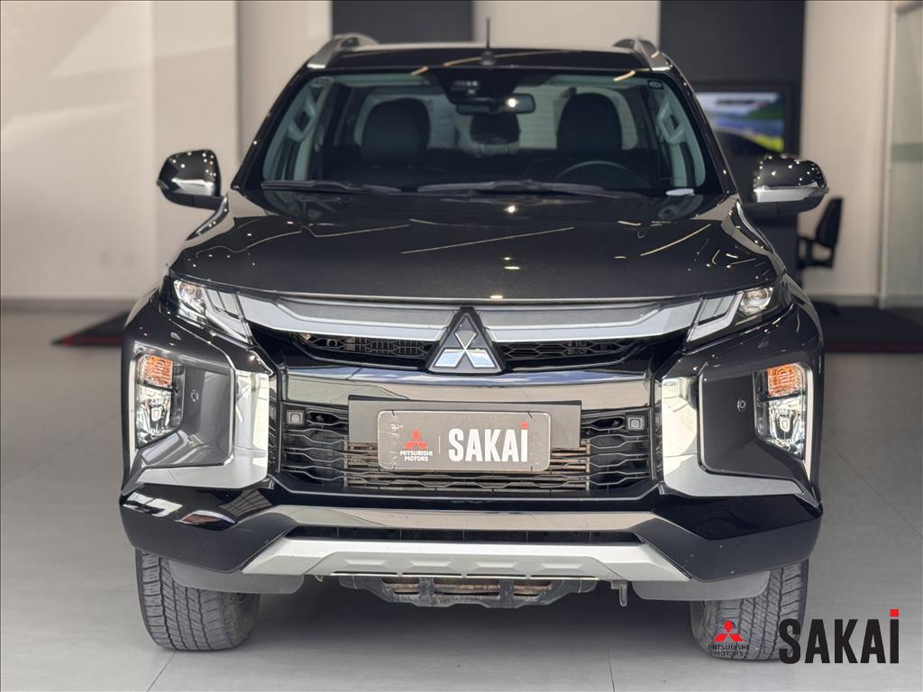 Mitsubishi-L200 TRITON-2.4 16V TURBO DIESEL SPORT HPE-S CD 4P 4X4 AUTOMÁTICO