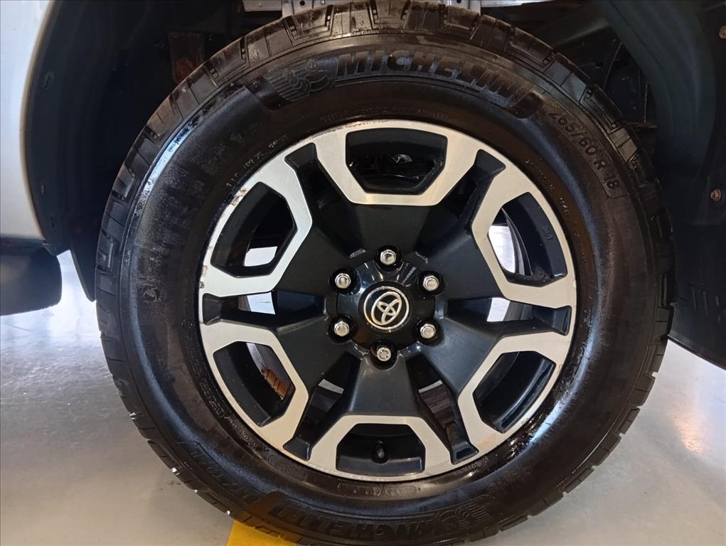 HILUX 2.8 D-4D TURBO DIESEL CD SRV 4X4 AUTOMÁTICO9