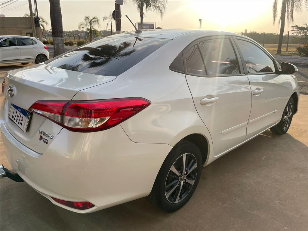 YARIS 1.5 16V FLEX SEDAN XL LIVE MULTIDRIVE YARIS 1.5 16V FLEX SEDAN XL LIVE MULTIDRIVE