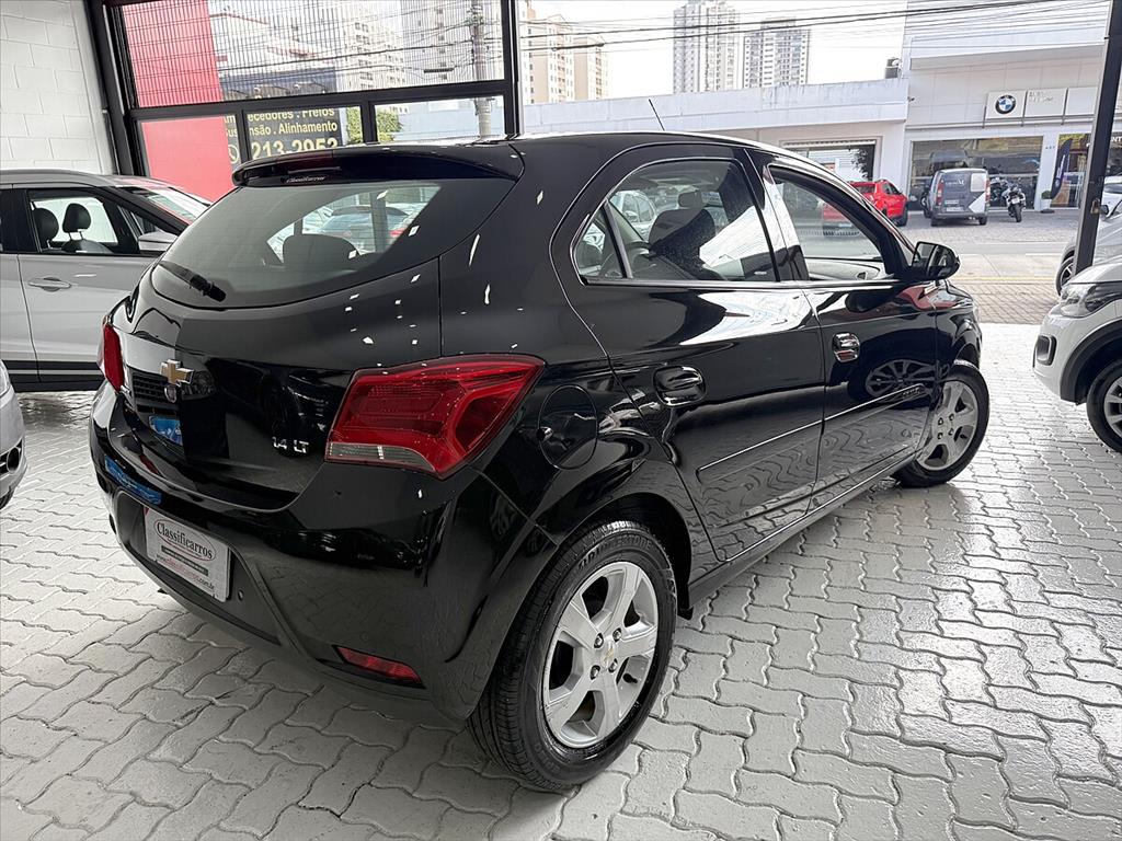 Chevrolet Onix - 1.4 MPFI LT 8V FLEX 4P MANUAL