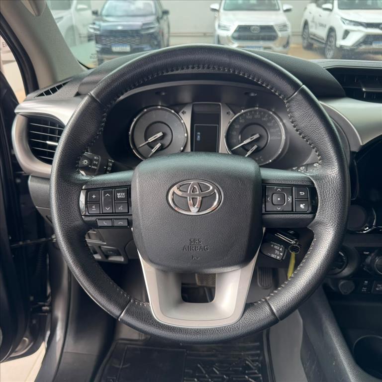 HILUX 2.8 D-4D TURBO DIESEL CD SR 4X4 AUTOMÁTICO8