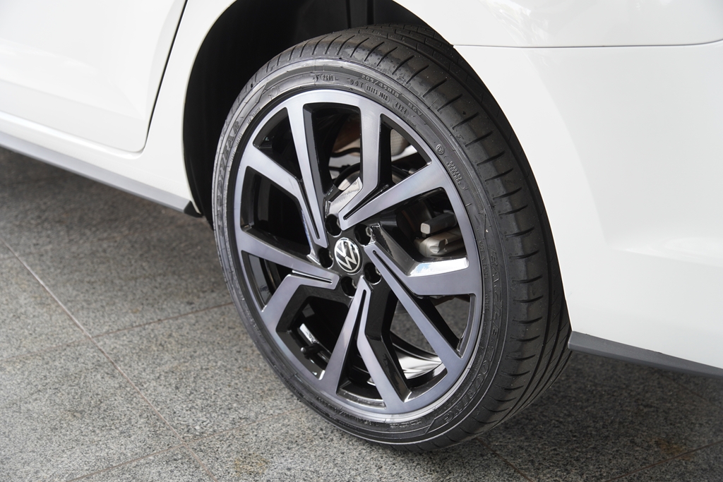 VIRTUS 1.4 250 TSI EXCLUSIVE AUTOMÁTICO4