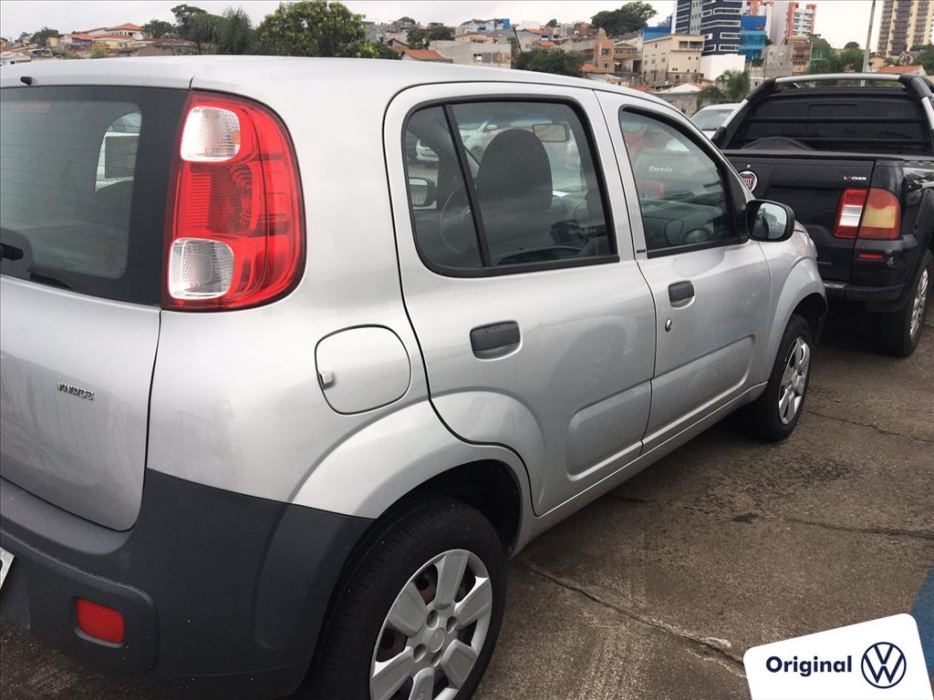 FIAT UNO 2012 - 1.0 EVO VIVACE 8V FLEX 4P MANUAL
