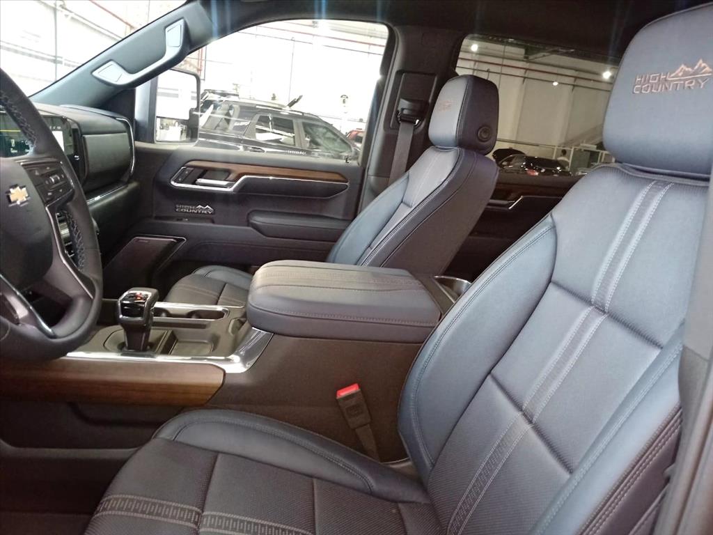 SILVERADO 5.3 V8 GASOLINA 1500 HIGH COUNTRY 4X4 AUTOMÁTICO