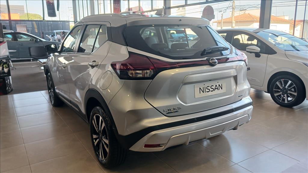 KICKS PLAY 1.6 16V FLEXSTART ADVANCE PLUS XTRONIC6