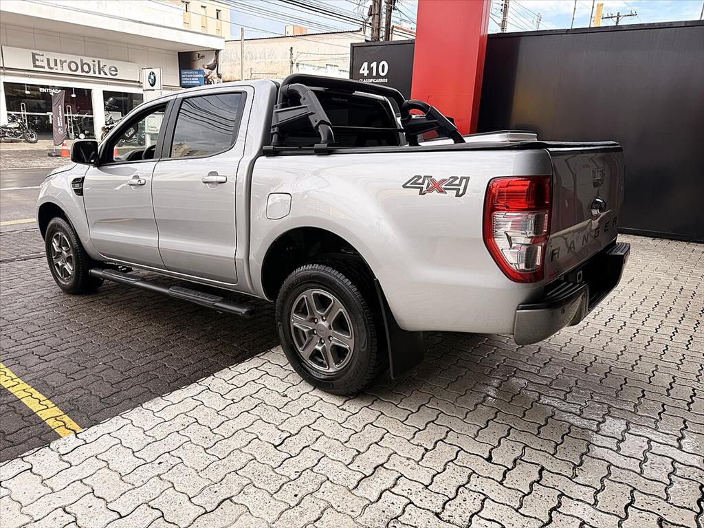 FORD RANGER 2.2 XLS 4X4 CD 16V DIESEL 4P AUTOMÁTICO