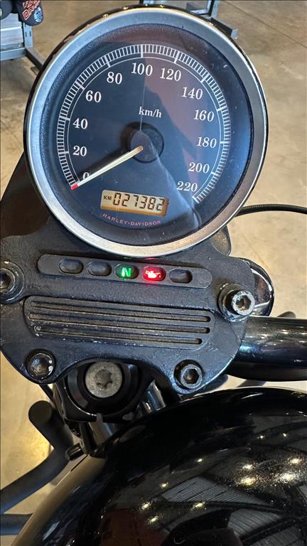 SPORTSTER XL 883 R