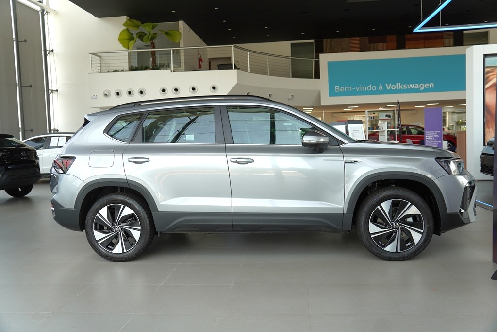 TAOS 1.4 250 TSI TOTAL FLEX COMFORTLINE AUTOMÁTICO2