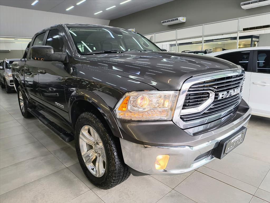 CLASSIC 5.7 V8 GASOLINA LARAMIE CD 4X4 AUTOMÁTICO1