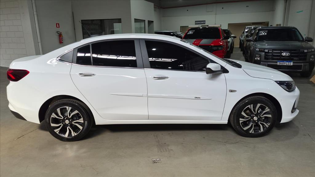 ONIX PLUS 1.0 TURBO FLEX PREMIER AUTOMÁTICO9