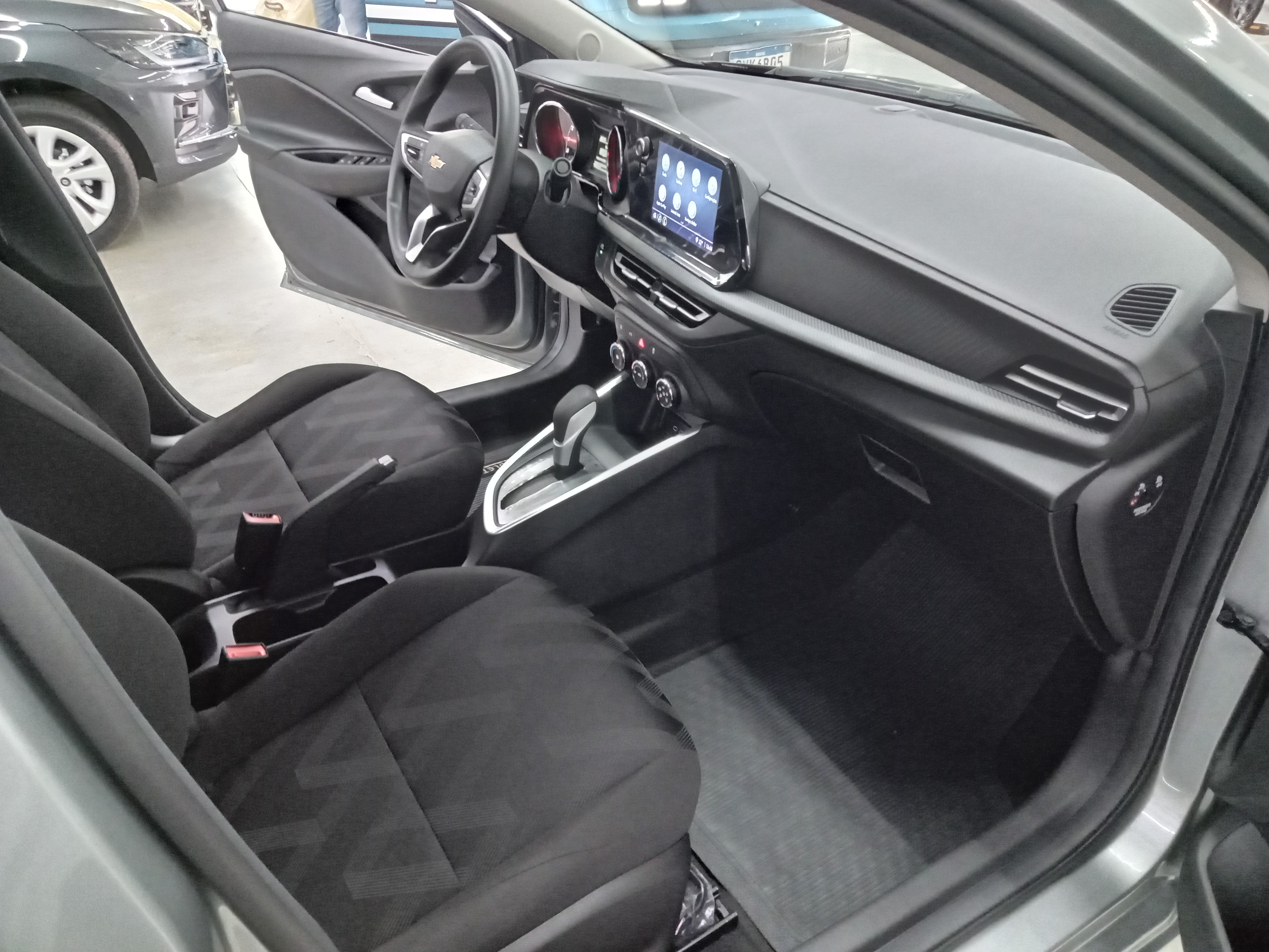 ONIX PLUS 1.0 TURBO ETANOL ECO AUTOMÁTICO10