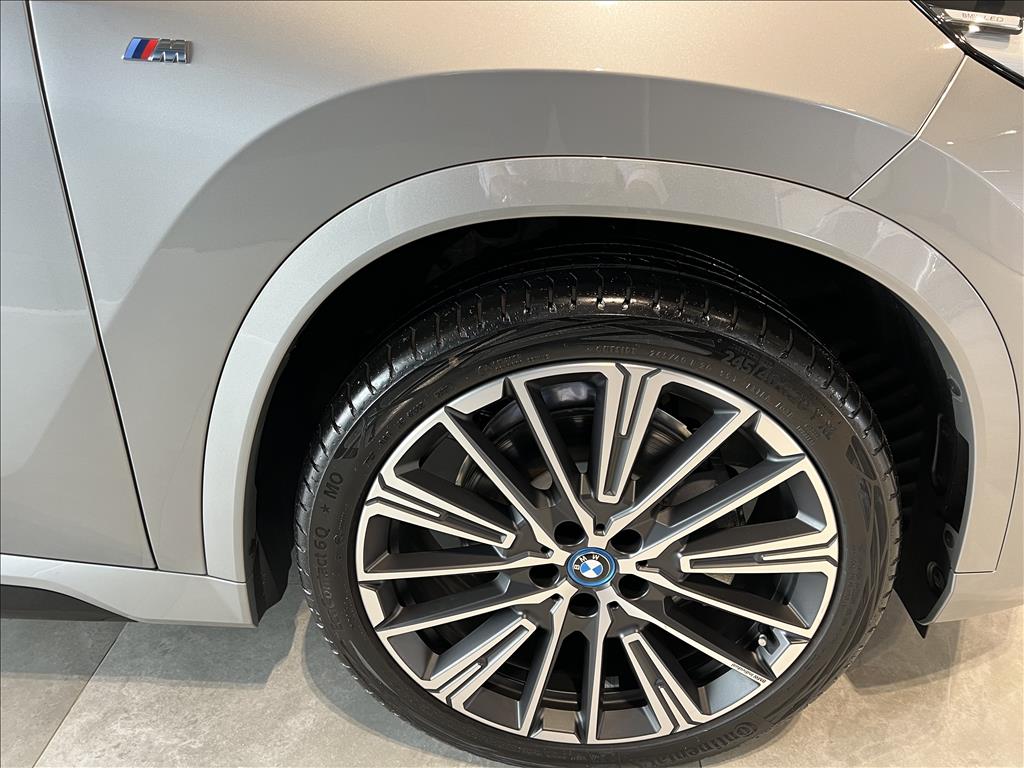 iX1 ELÉTRICO XDRIVE30 M SPORT4