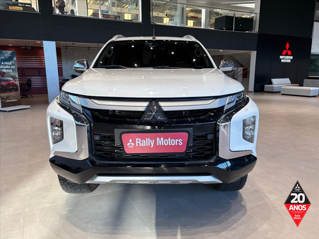 Mitsubishi-L200 TRITON-2.4 16V TURBO DIESEL SPORT HPE-S CD 4P 4X4 AUTOMÁTICO