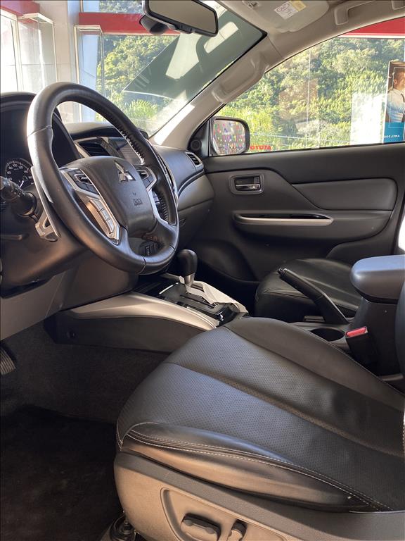 L200 TRITON 2.4 16V TURBO DIESEL SPORT HPE-S CD 4P 4X4 AUTOMÁTICO L200 TRITON 2.4 16V TURBO DIESEL SPORT HPE-S CD 4P 4X4 AUTOMÁTICO