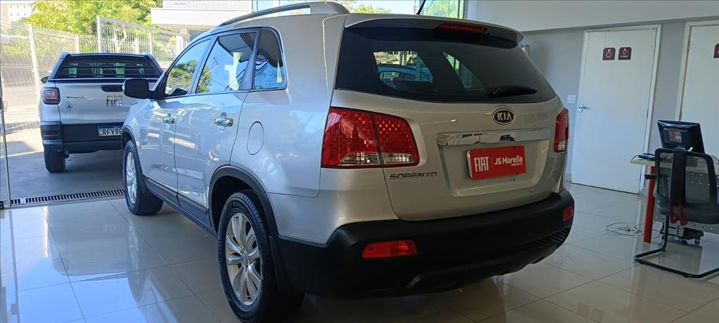 SORENTO 2.4 EX2 4X2 16V GASOLINA 4P AUTOMÁTICO3