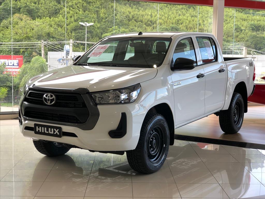 HILUX 2.8 D-4D TURBO DIESEL CD POWER PACK 4X4 MANUAL HILUX 2.8 D-4D TURBO DIESEL CD POWER PACK 4X4 MANUAL