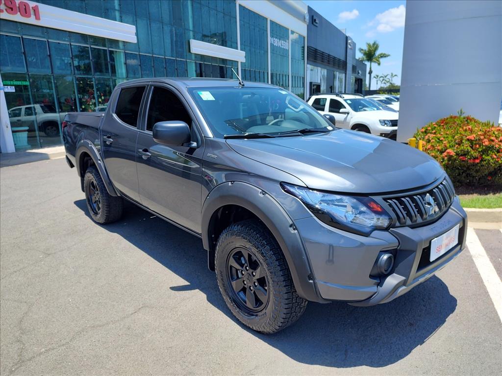 L200 TRITON 2.4 16V TURBO DIESEL OUTDOOR GLX CD 4X4 MANUAL L200 TRITON 2.4 16V TURBO DIESEL OUTDOOR GLX CD 4X4 MANUAL