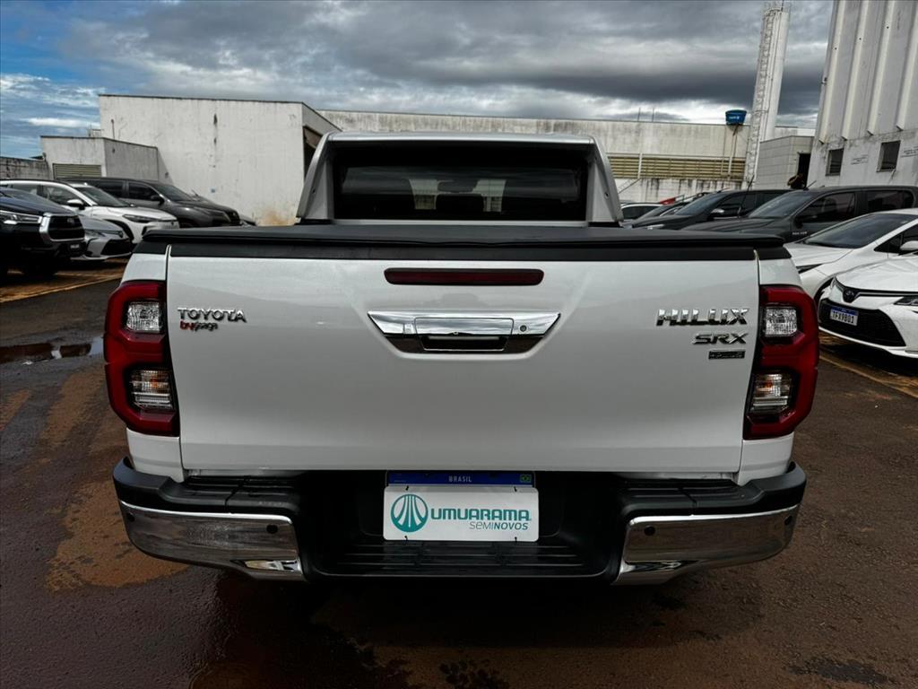 HILUX 2.8 D-4D TURBO DIESEL CD SRX 4X4 AUTOMÁTICO4