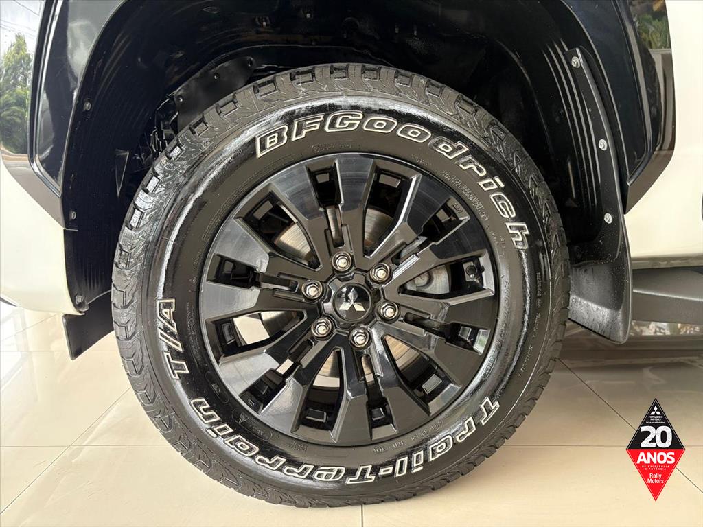 Mitsubishi-TRITON-2.4 BITURBO DIESEL CD KATANA 4X4 AUTOMÁTICO