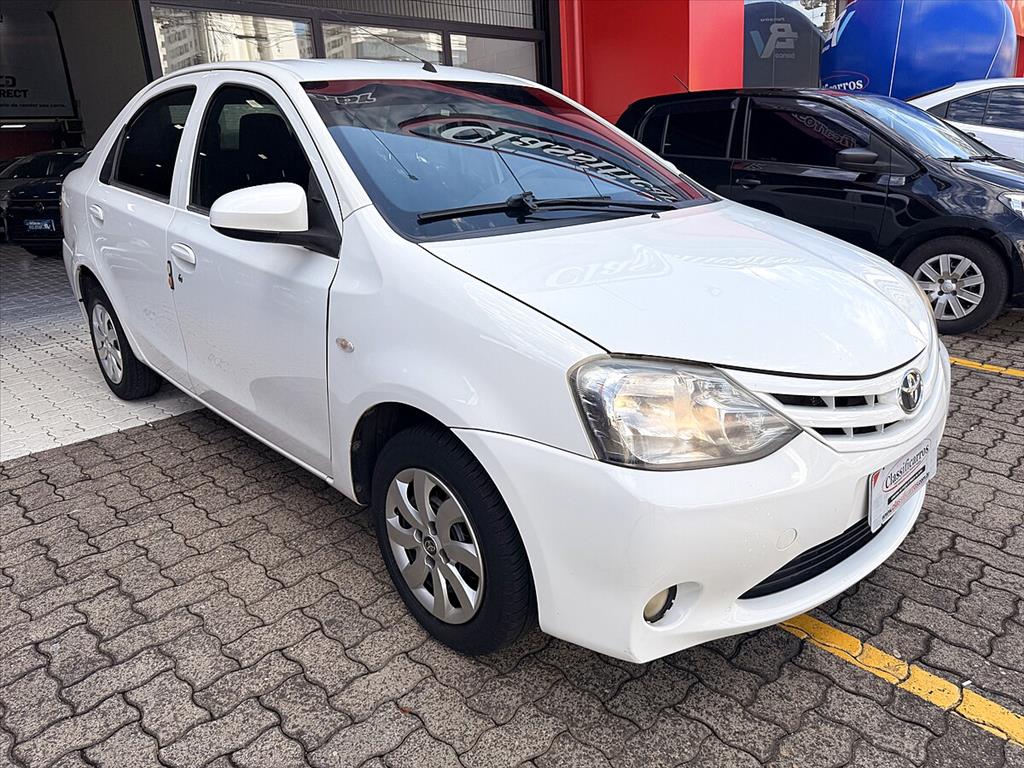 Toyota Etios - 1.5 X SEDAN 16V FLEX 4P MANUAL