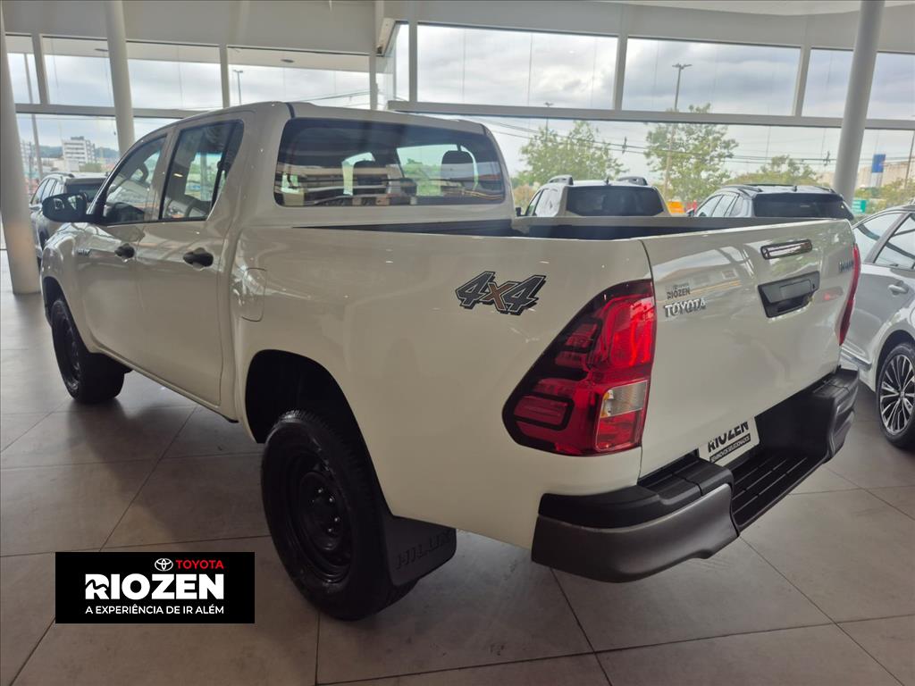 HILUX 2.8 D-4D TURBO DIESEL CD POWER PACK 4X4 AUTOMÁTICO3