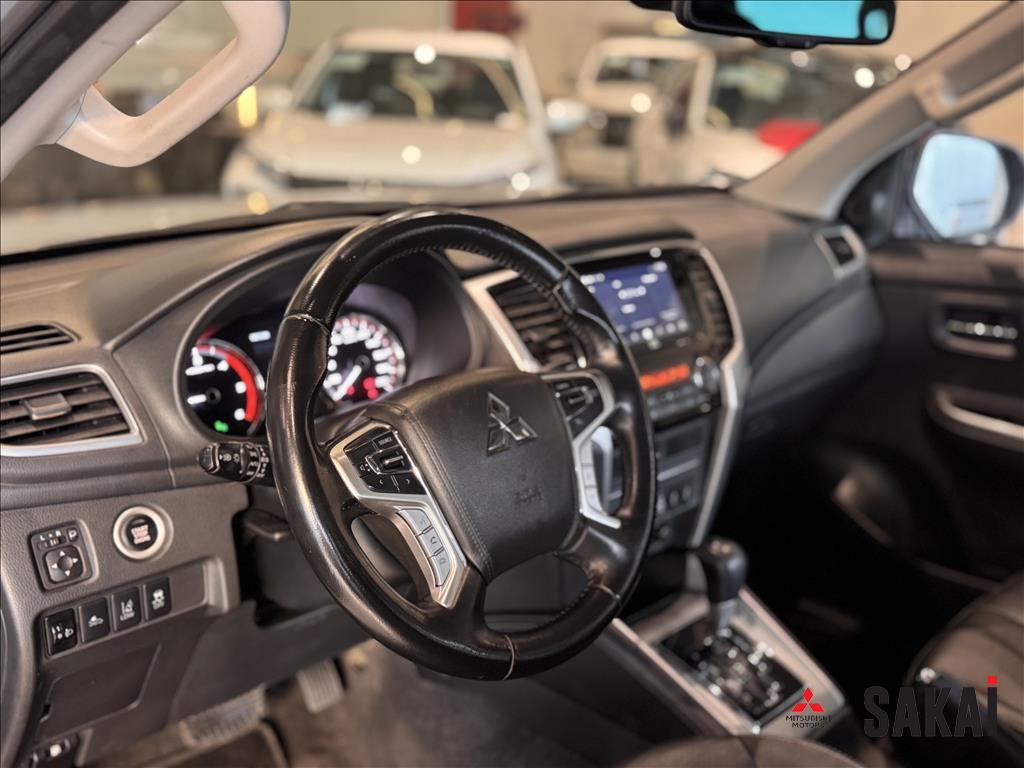 Mitsubishi-L200 TRITON-2.4 16V TURBO DIESEL SPORT HPE-S CD 4P 4X4 AUTOMÁTICO