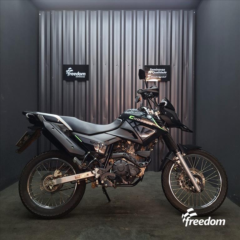 Moto YAMAHA do modelo XTZ 150 CROSSER S 2022/2023