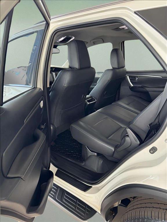 HILUX SW4 2.8 D-4D TURBO DIESEL SRX 7L 4X4 AUTOMÁTICO13