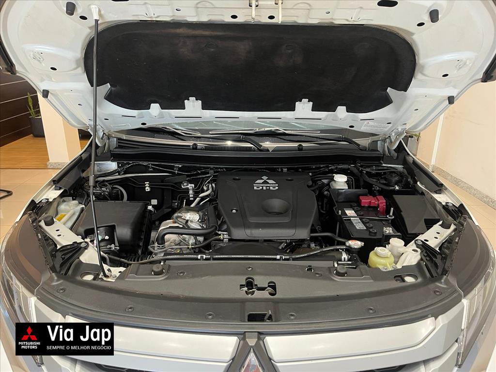 Mitsubishi-L200 TRITON-2.4 16V TURBO DIESEL SPORT HPE CD 4P 4X4 AUTOMÁTICO