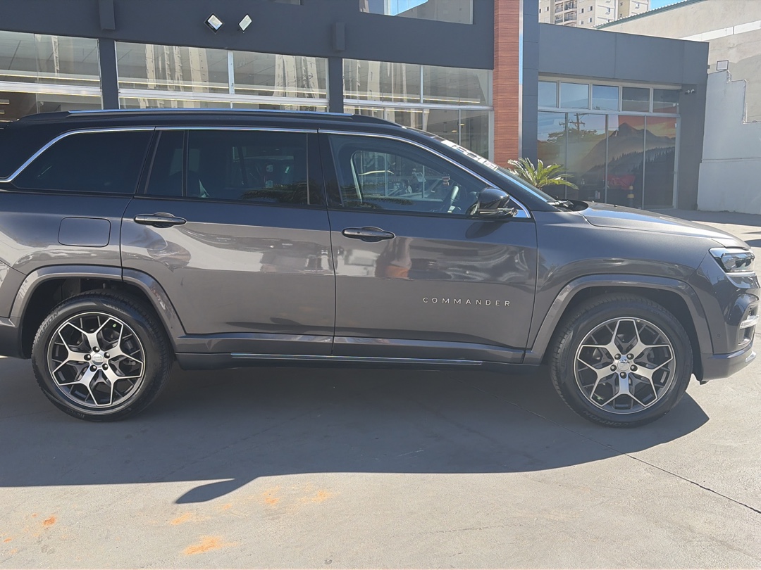 COMMANDER 1.3 T270 TURBO FLEX OVERLAND AT64