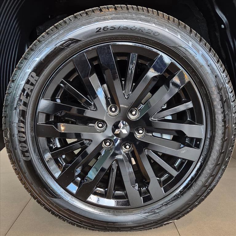 PAJERO SPORT 2.4 16V MIVEC TURBO DIESEL LEGEND BLACK AWD AUTOMÁTICO20