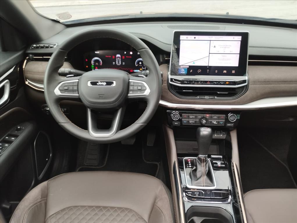 COMMANDER 1.3 T270 TURBO FLEX OVERLAND AT610