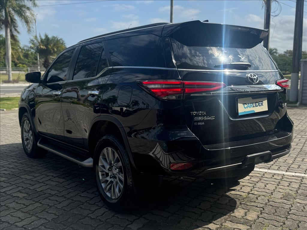 HILUX SW4 2.8 D-4D TURBO DIESEL SRX 7L 4X4 AUTOMÁTICO