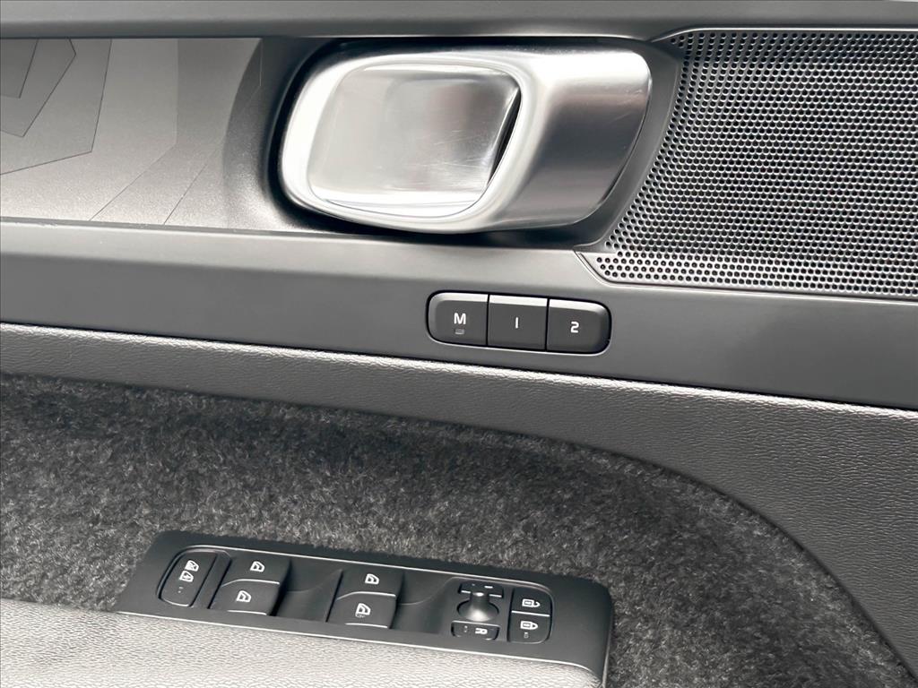 Volvo-XC40-P6 RECHARGE ELECTRIC PLUS