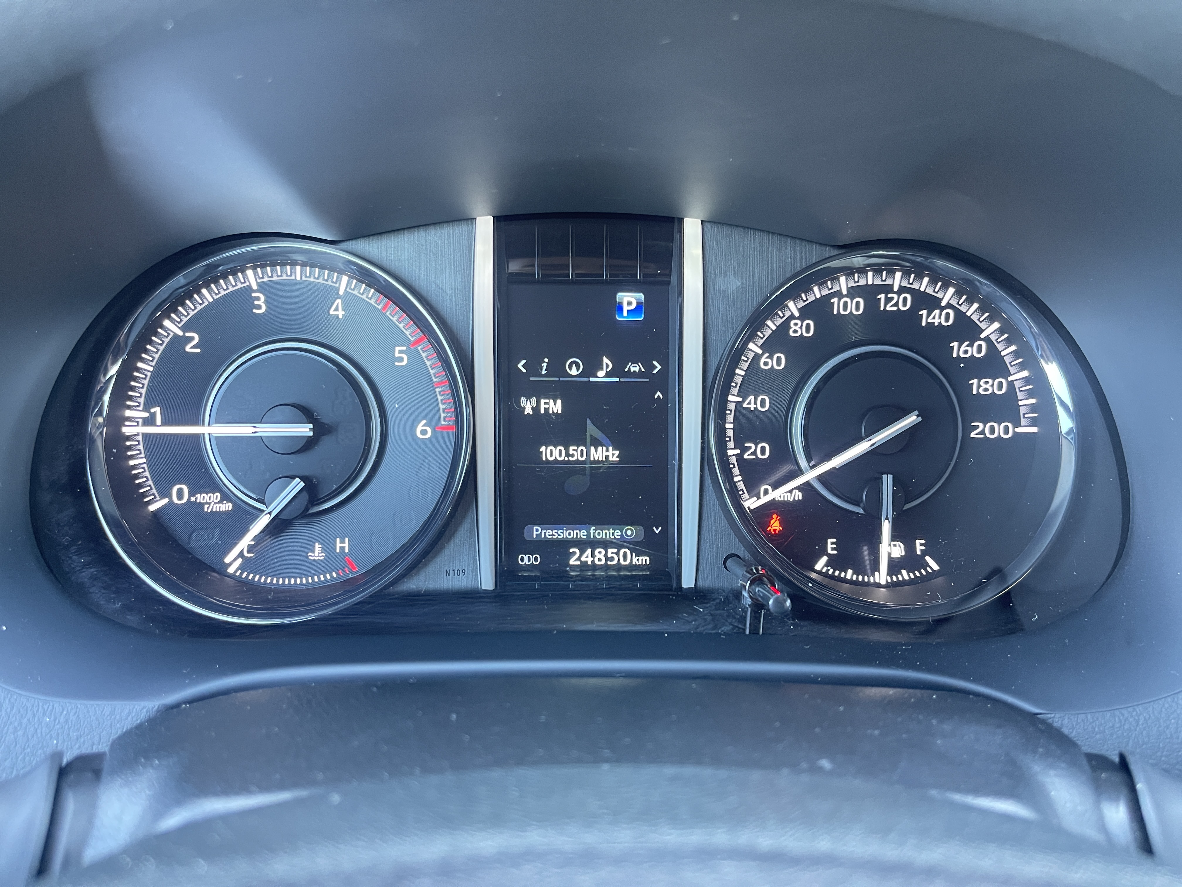 HILUX SW4 2.8 D-4D TURBO DIESEL DIAMOND 7L 4X4 AUTOMÁTICO13