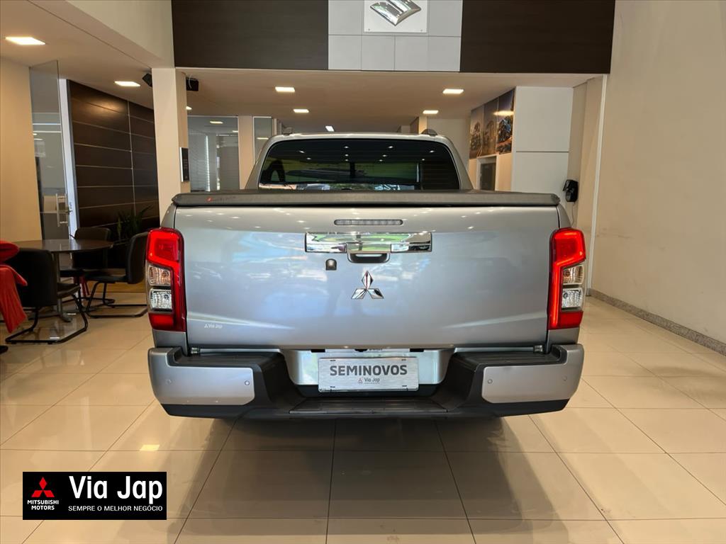 Mitsubishi-L200 TRITON-2.4 16V TURBO DIESEL SPORT HPE CD 4P 4X4 AUTOMÁTICO