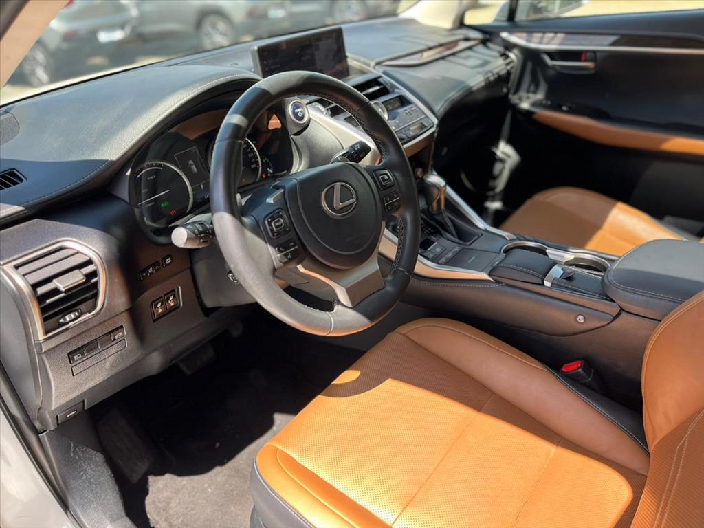 NX 300h 2.5 16V VVT-I HYBRID LUXURY CVT AWD6