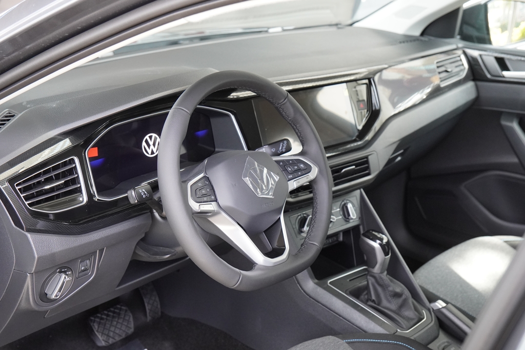 NIVUS 1.0 200 TSI TOTAL FLEX SENSE AUTOMÁTICO9