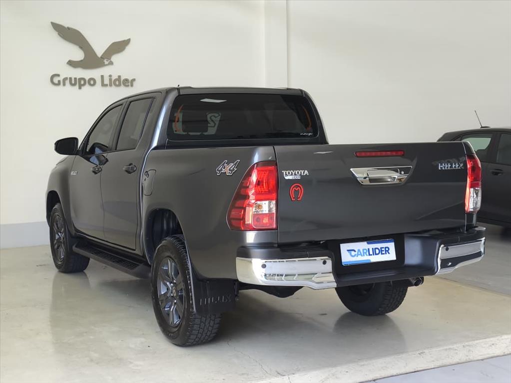 HILUX 2.8 D-4D TURBO DIESEL CD SR 4X4 AUTOMÁTICO12