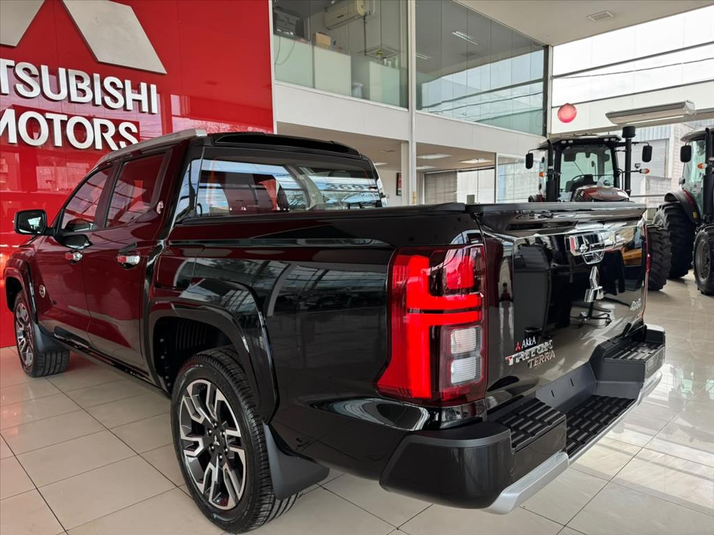 Mitsubishi-TRITON-2.4 BITURBO DIESEL CD TERRA 4X4 AUTOMÁTICO